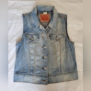 Levi's denim vest, light stonewash, XS, NWOT